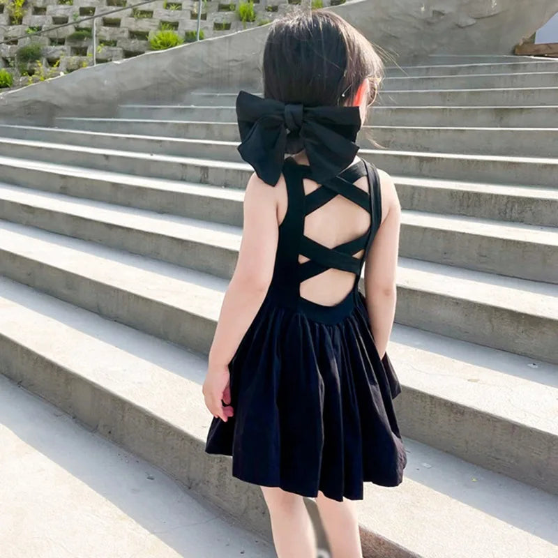 فستان صيفي للفتيات الصغيرات باللون الأسود الجميل والرياح المتقاطعة بدون ظهر بدون أكتاف لحفلات الأميرة بدون أكمام للفتيات من سن 1 إلى 7 سنوات